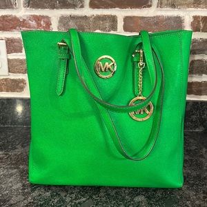Michael Kors Jet Set Leather Tote
